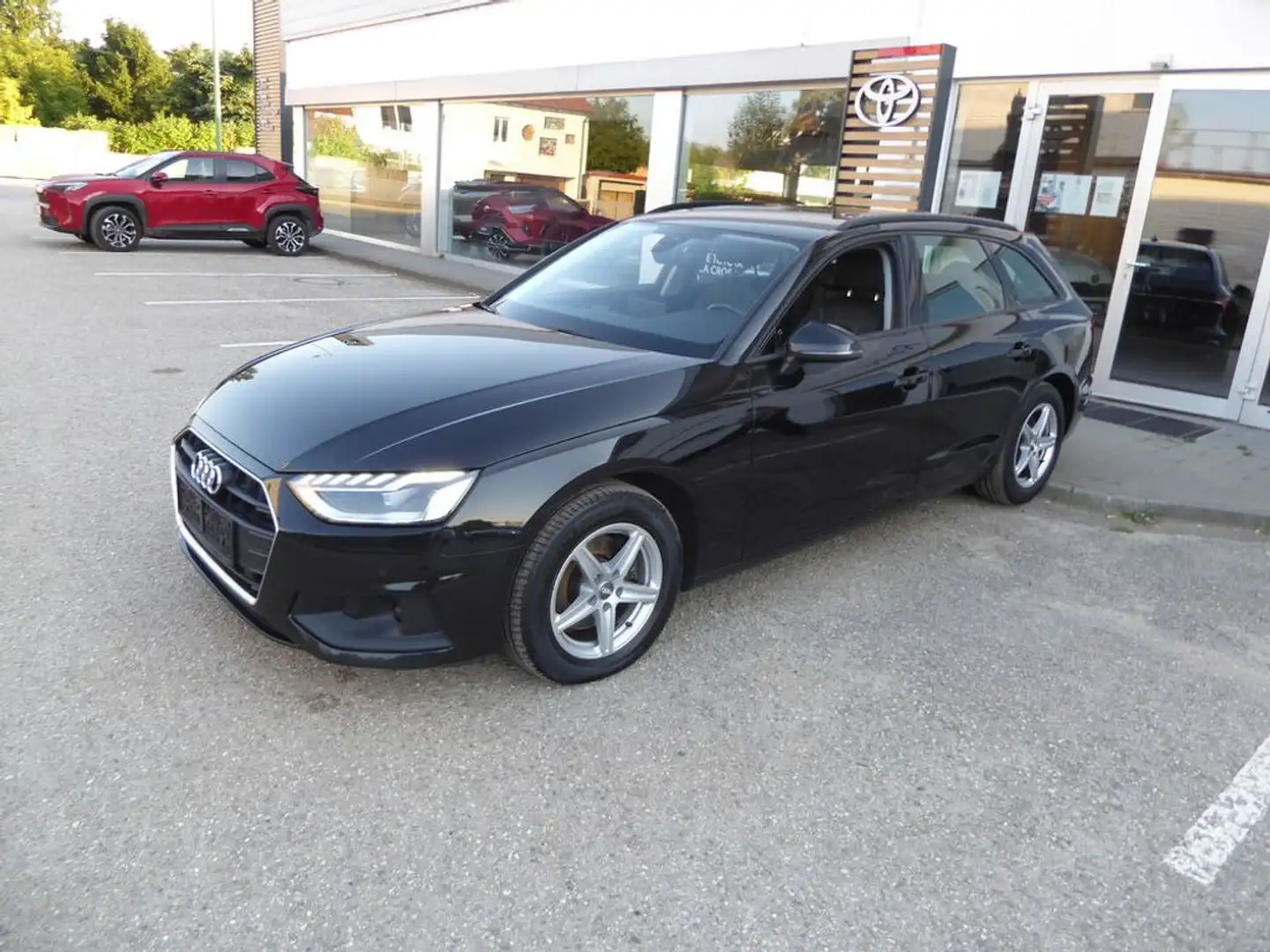 Audi A4 Avant 30 TDI S-tronic *LED*VIRTUAL*AHK* Schwarz - 2