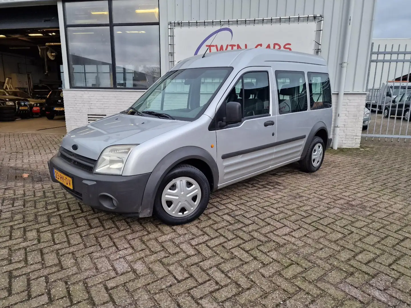 Ford Tourneo Connect 1.8-16V LWB AIRCO siva - 2