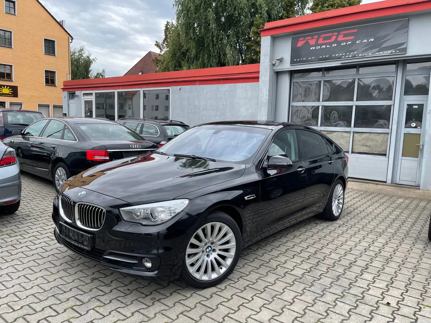 BMW 520 Limousine in Schwarz gebraucht in Landshut für € 25.490