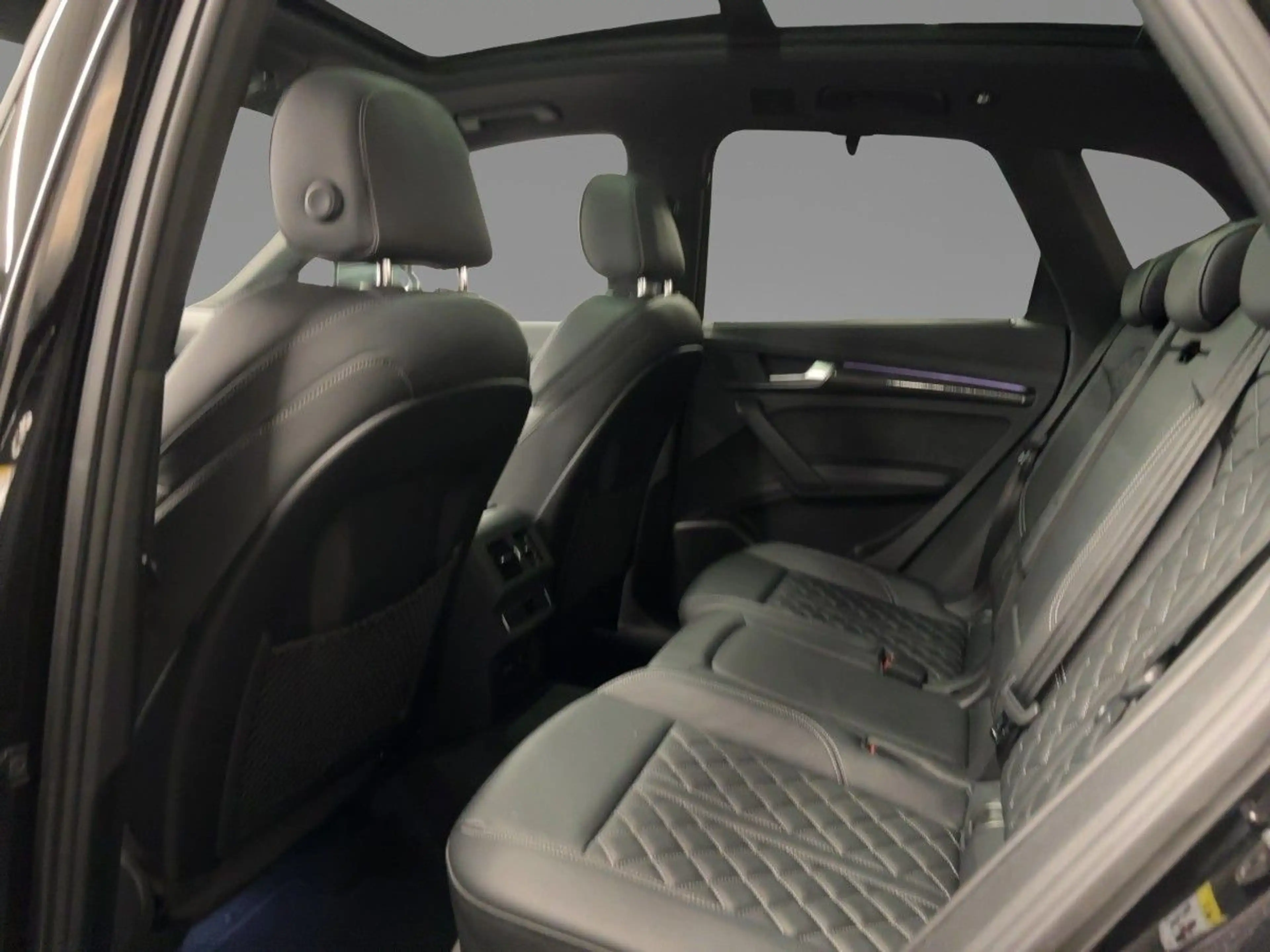 Audi SQ5 TDI tiptr. AHK STDHZG 360°K HUD PANO MATRIX — photo 11