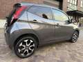 Toyota Aygo 1.0 VVT-i x-joy / Camera / Carplay / Clima / ALL-S Grijs - thumbnail 2