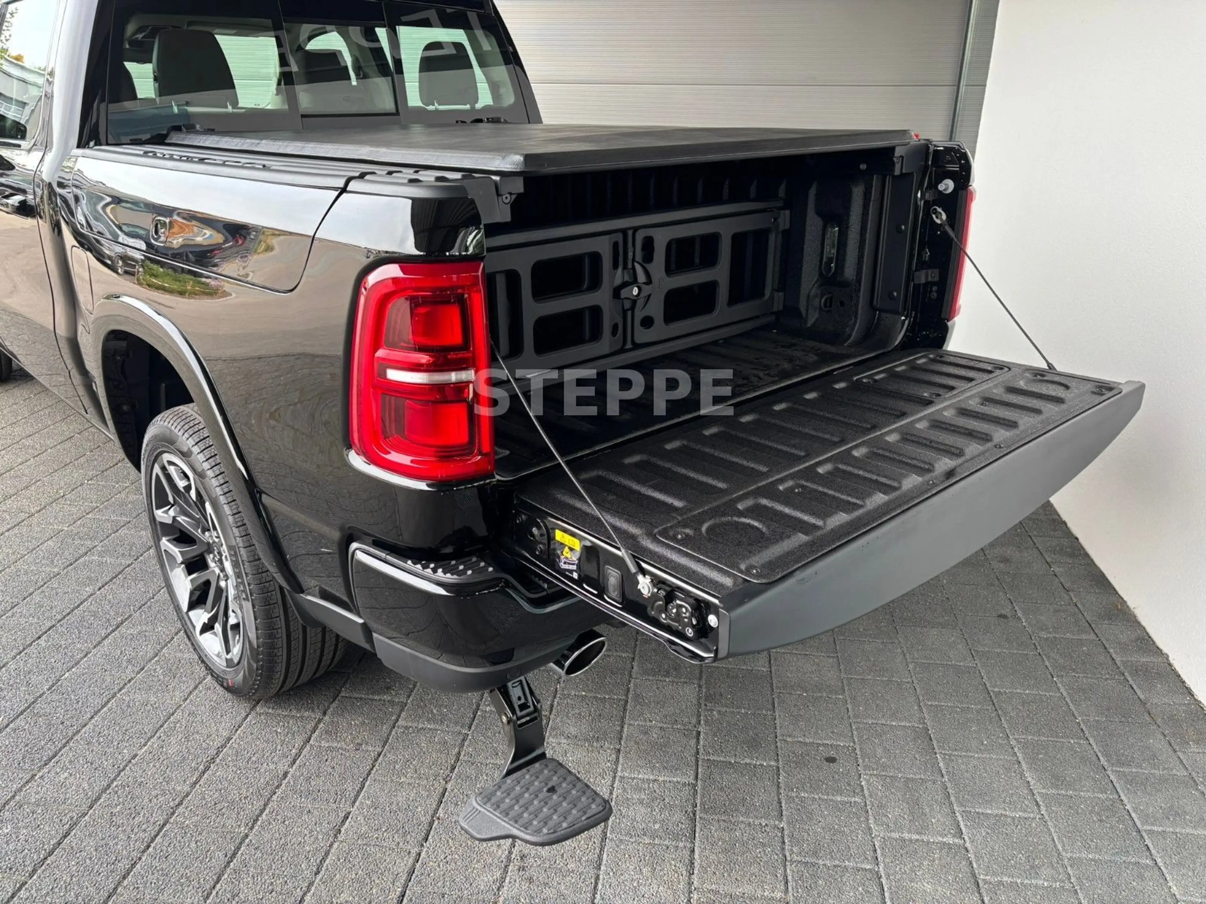 Dodge RAM 2026 RAM 1500 Limited Longhorn 5,7LV8 Rambox — photo 6