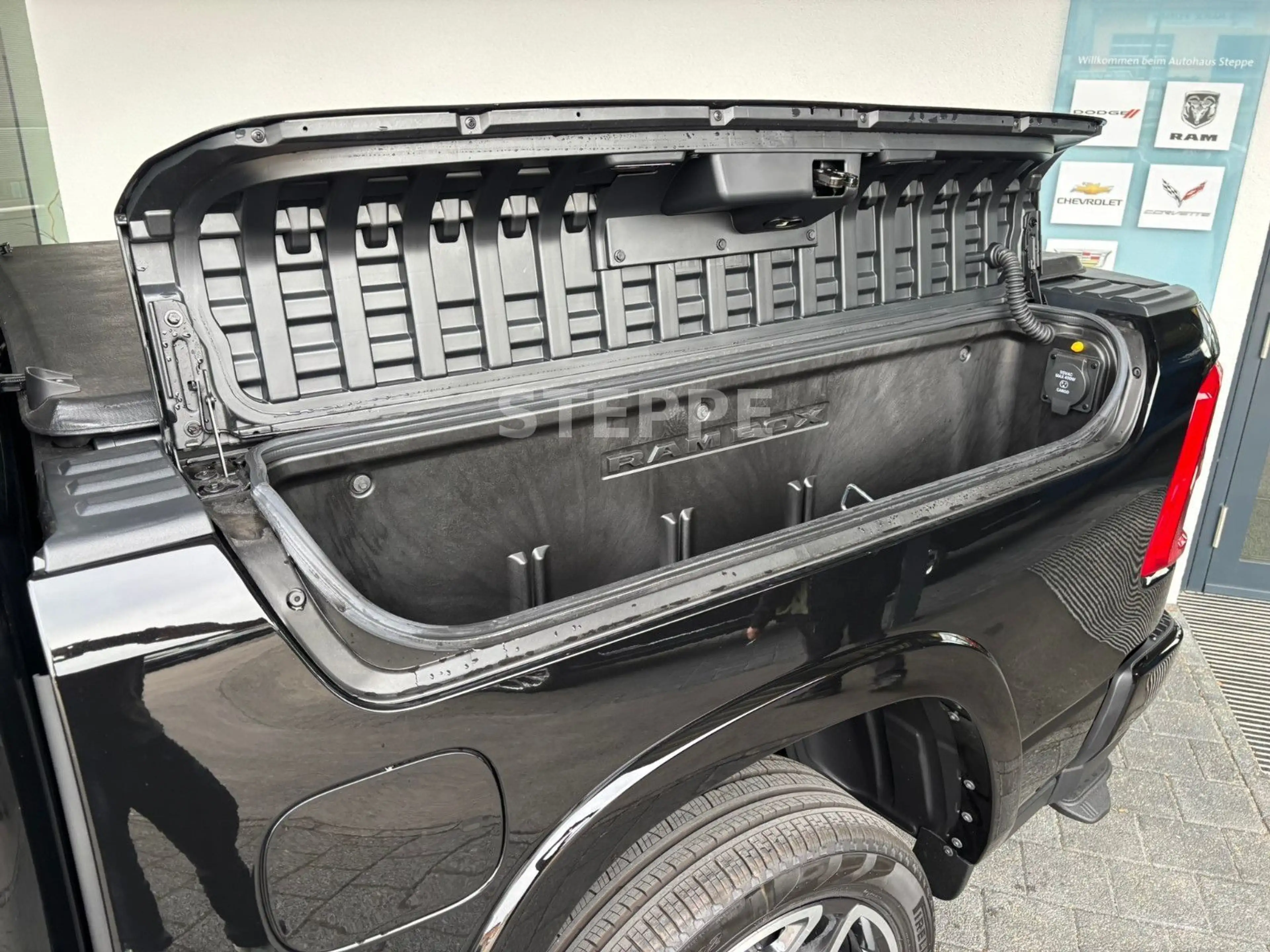 Dodge RAM 2026 RAM 1500 Limited Longhorn 5,7LV8 Rambox — photo 10