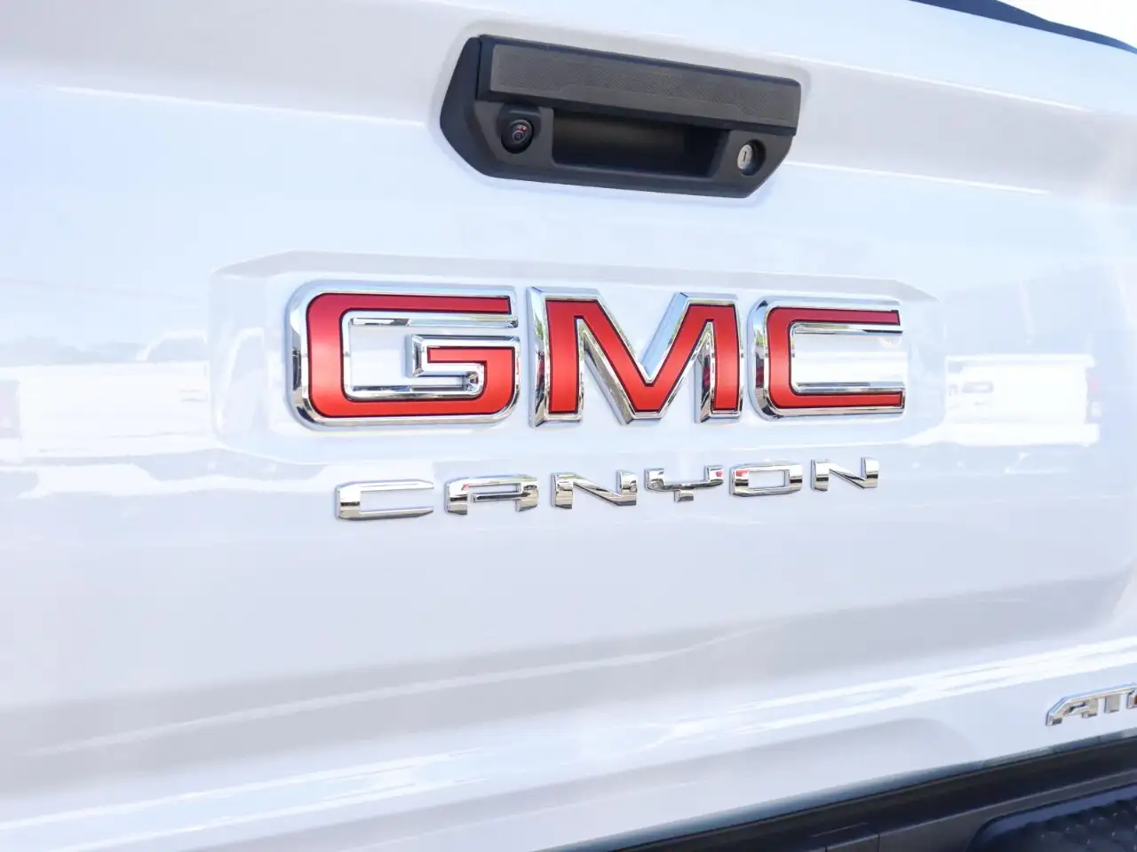 GMC Canyon снимка GMC Canyon