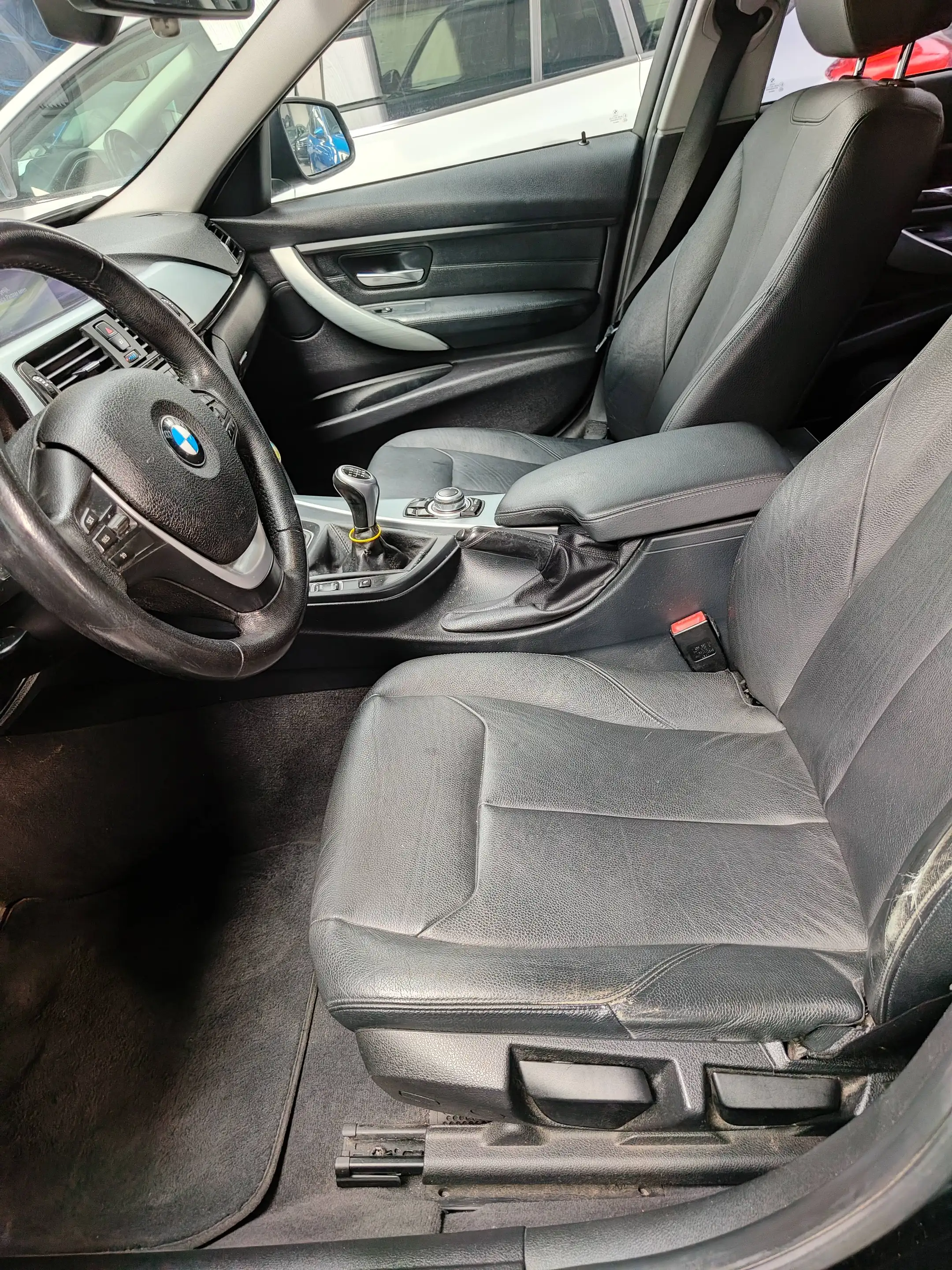 BMW 316 — photo 11