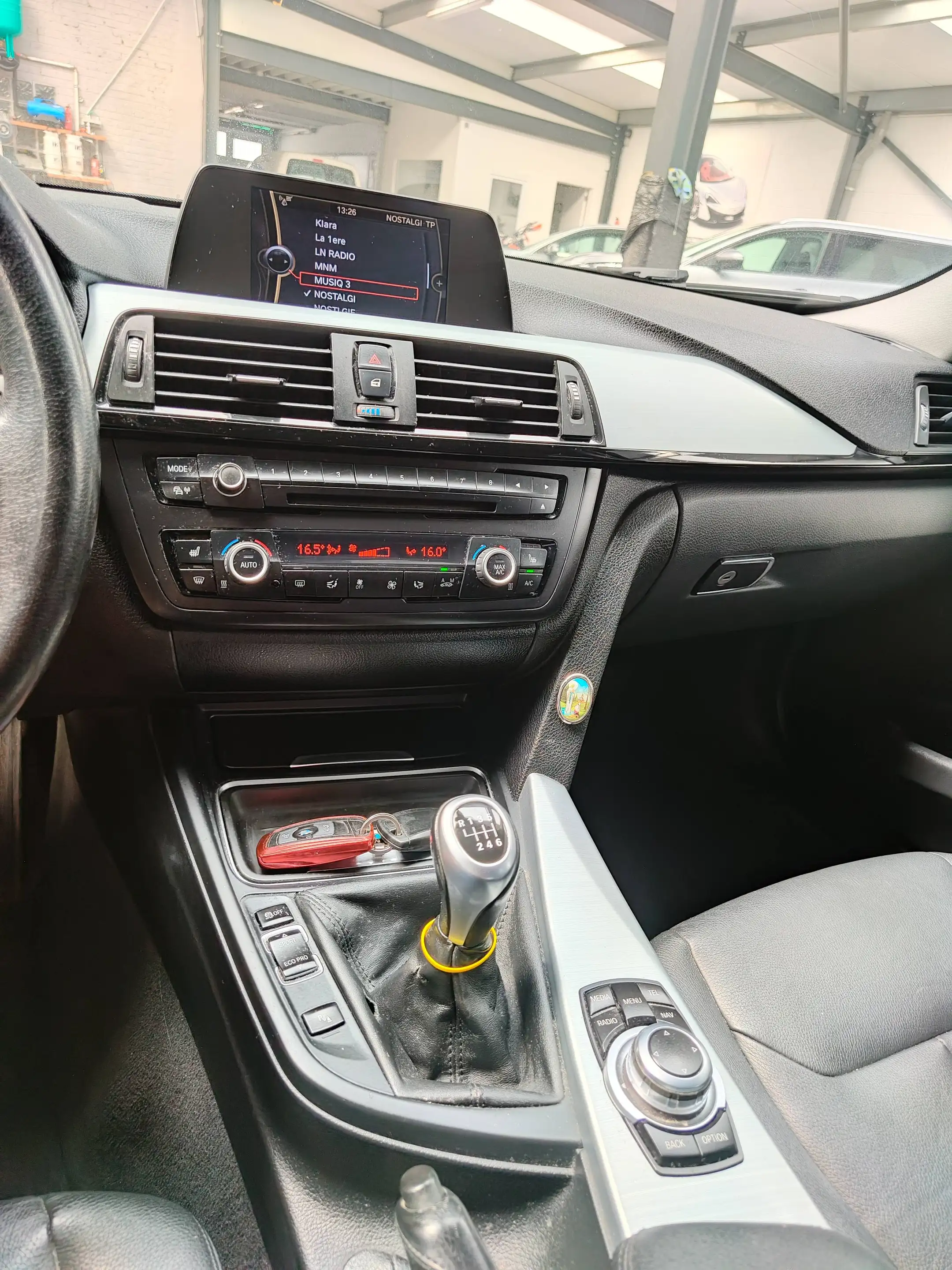 BMW 316 — photo 10