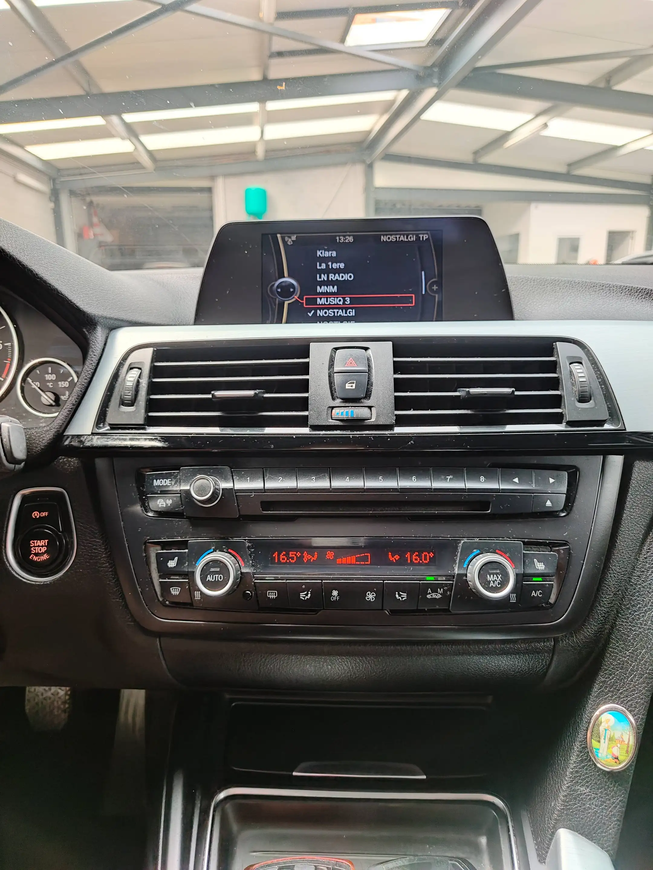 BMW 316 — photo 9