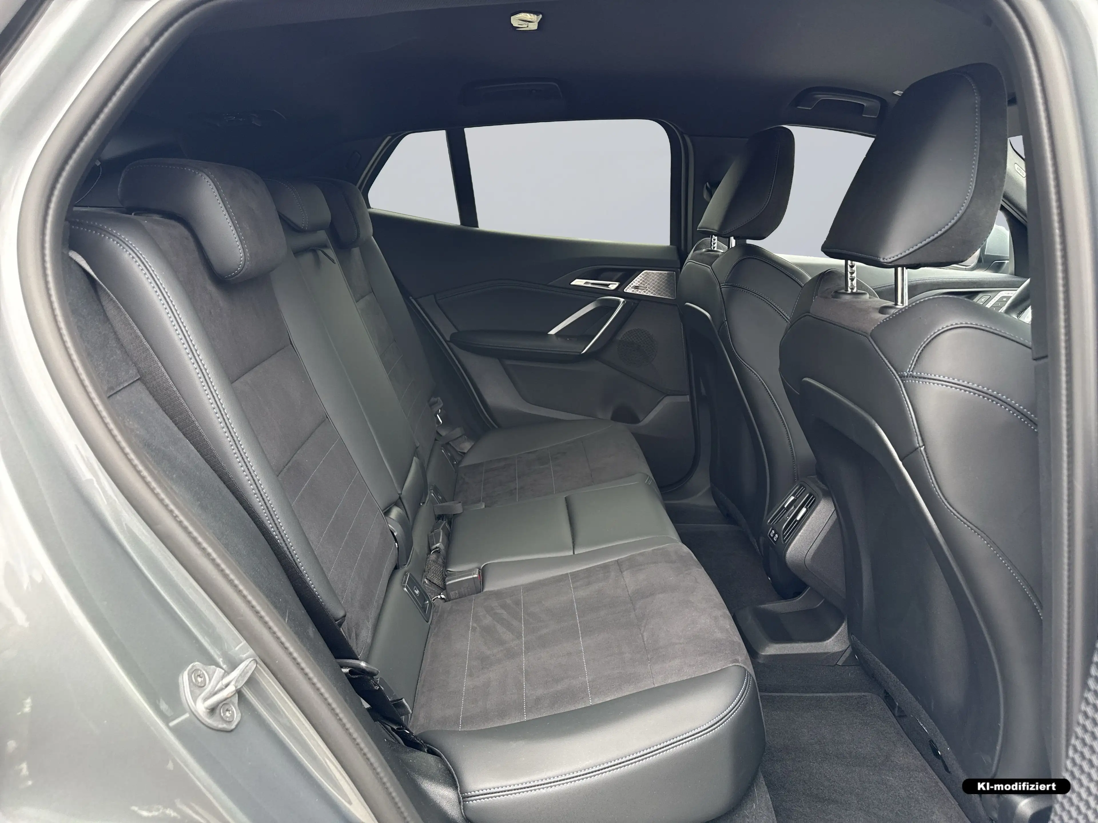 BMW iX2 xDrive30 — photo 10