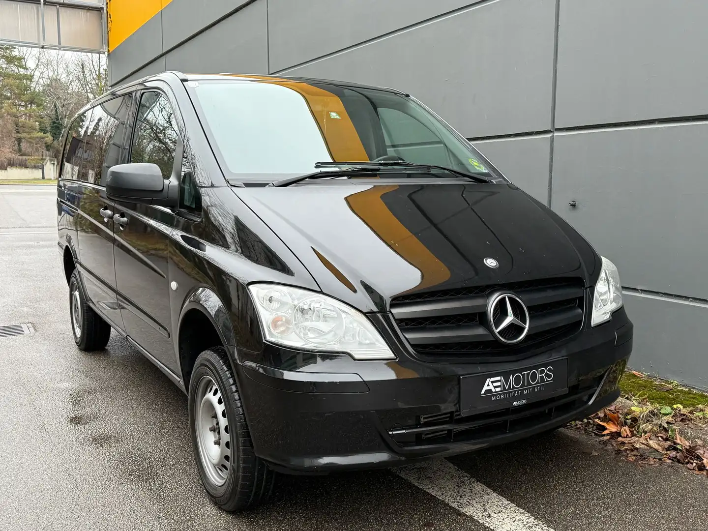 Mercedes-Benz Vito 113 CDI Lang*9.SITZER*KLIMA*AHK*KREDIT MÖGLICH* Schwarz - 2