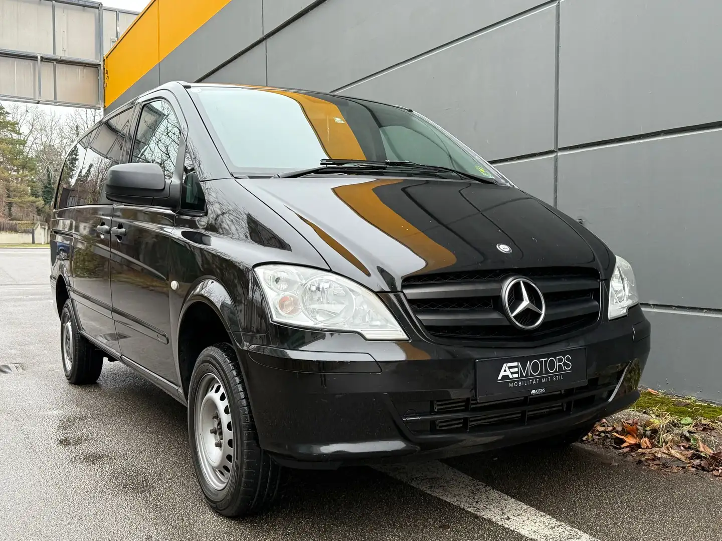 Mercedes-Benz Vito 113 CDI Lang*9.SITZER*KLIMA*AHK*KREDIT MÖGLICH* Schwarz - 1