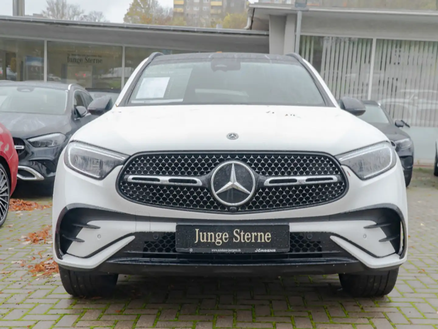 Mercedes-Benz GLC 220 d 4M AMG-Sport/LED/Cam/Pano/AHK/Night/20 Weiß - 2