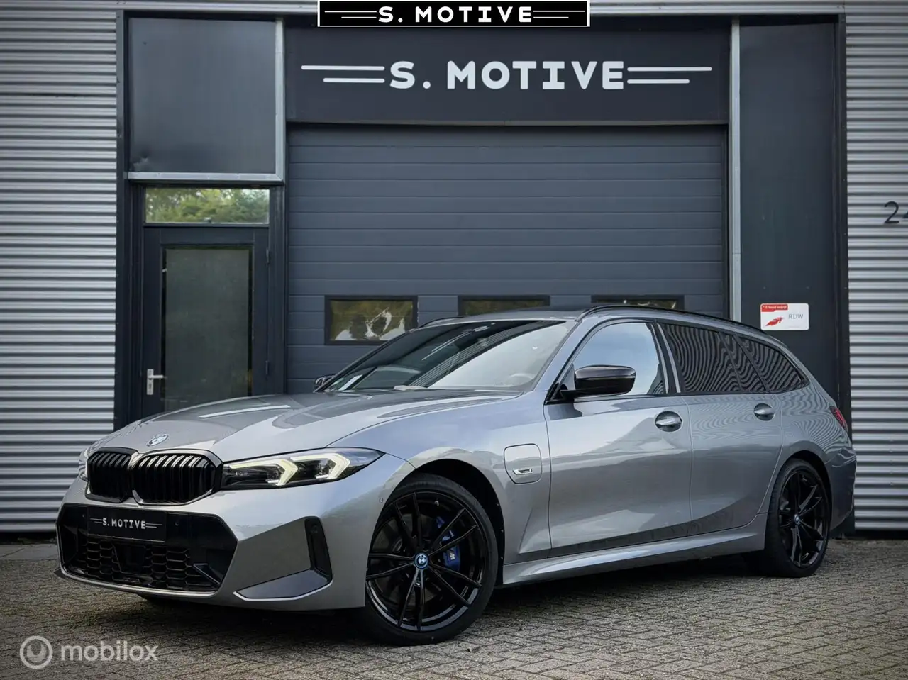 BMW 320