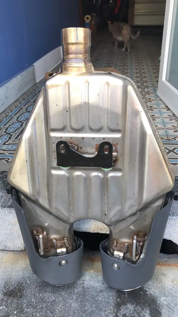 Aprilia Shiver 900 - 1