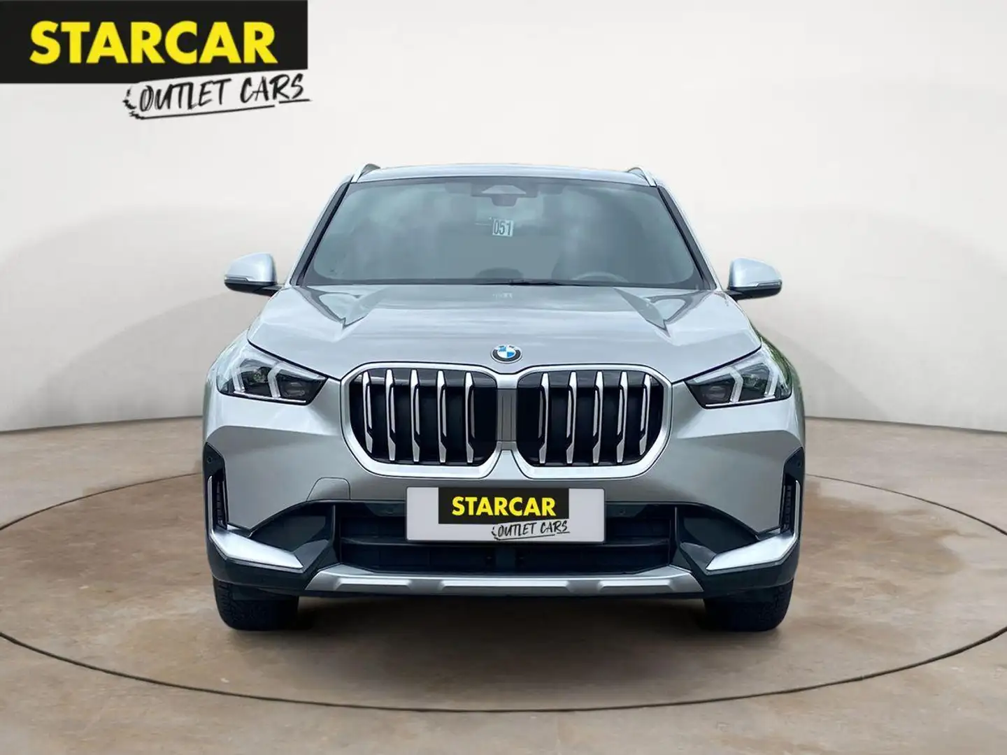 BMW X1 sDRIVE 20i xLINE+SPORTSITZE+ACC+CURVED-DISPLAY+19" Stříbrná - 2