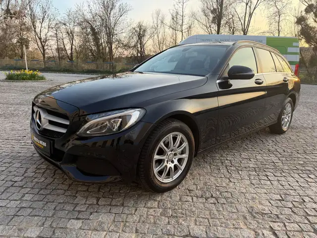 Mercedes-Benz C 220 d T AUTOMATIK/STNDHZG/LED/KEYLESS/AHK/S-HEFT