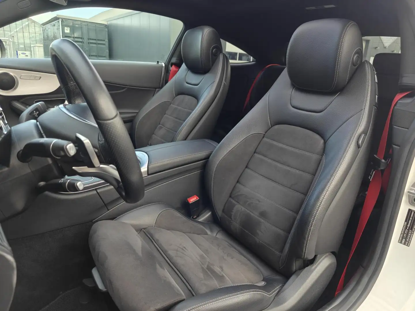 Mercedes-Benz C 180 Coupé AMG Line Premium Weiß - 2