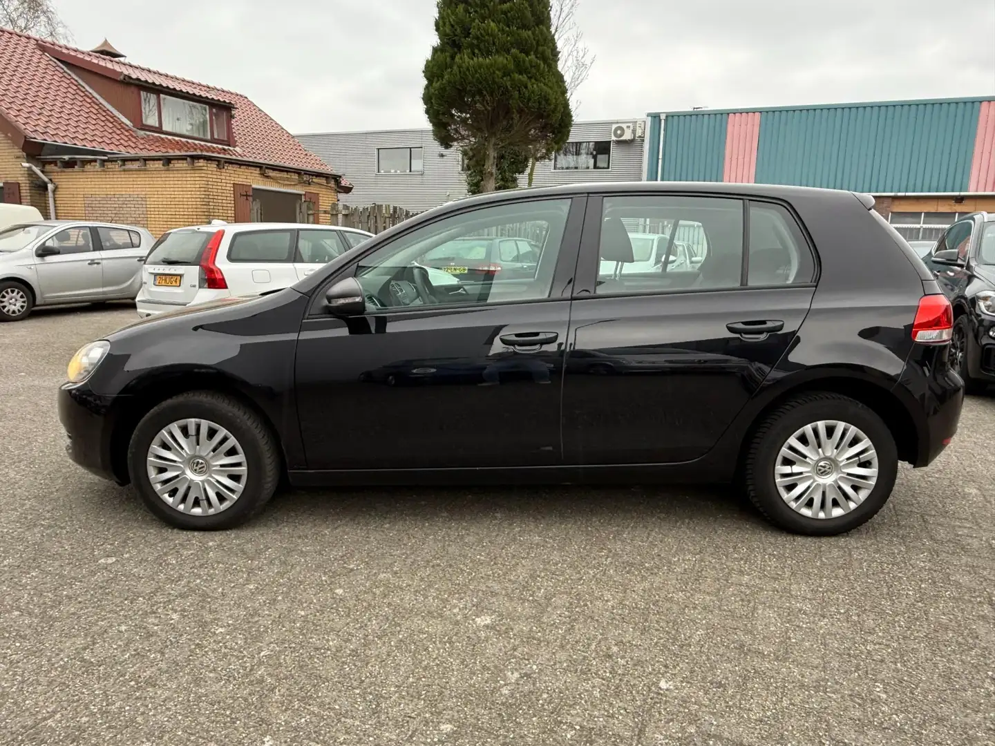 Volkswagen Golf 1.6 TDI Trendline BlueMotion AIRCO/APK/NAP Zwart - 2