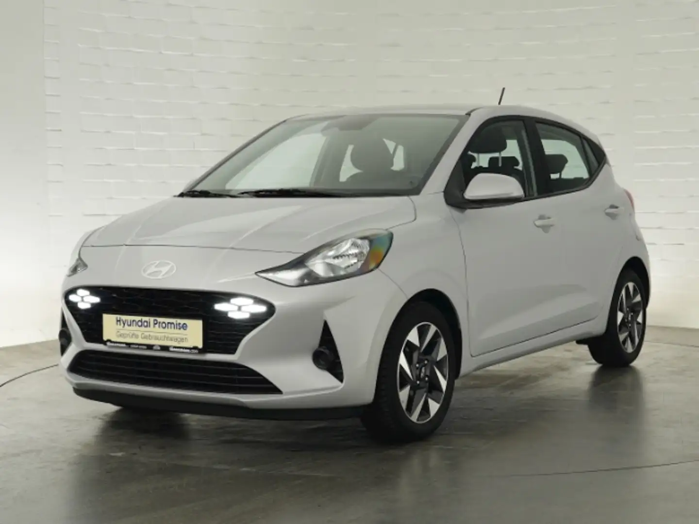Hyundai i10 FACELIFT TREND+NAVI+RÜCKFAHRKAMERA+SITZ-/LENKRADHE Grijs - 2