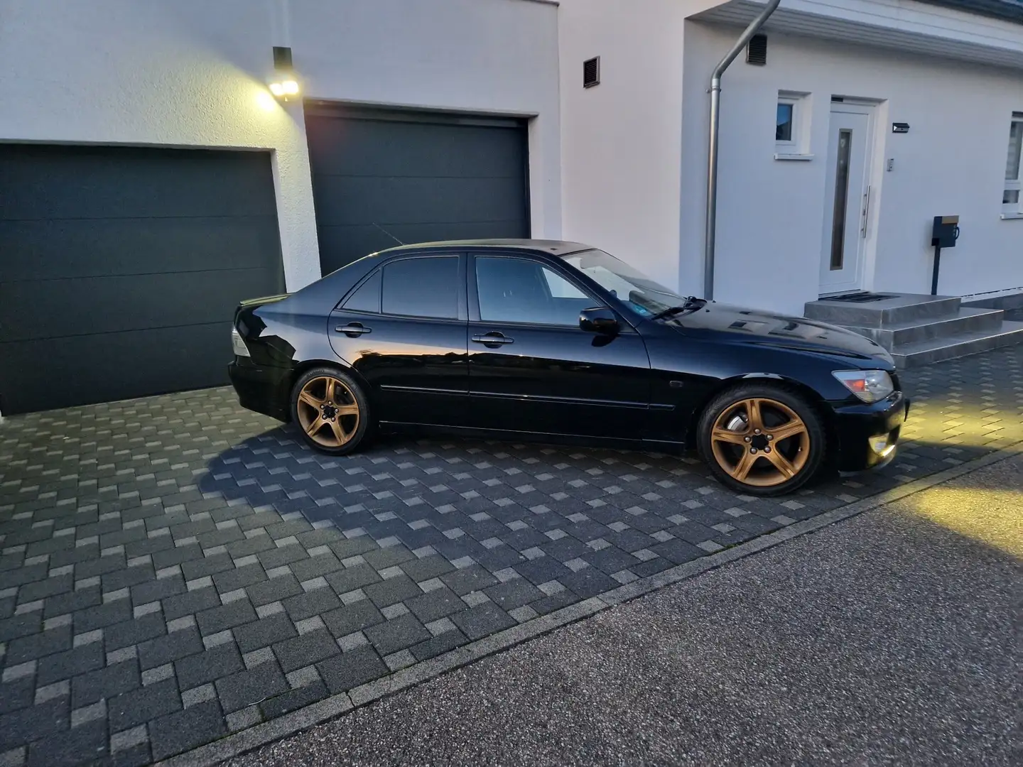 Lexus IS 200 Sport Schwarz - 2