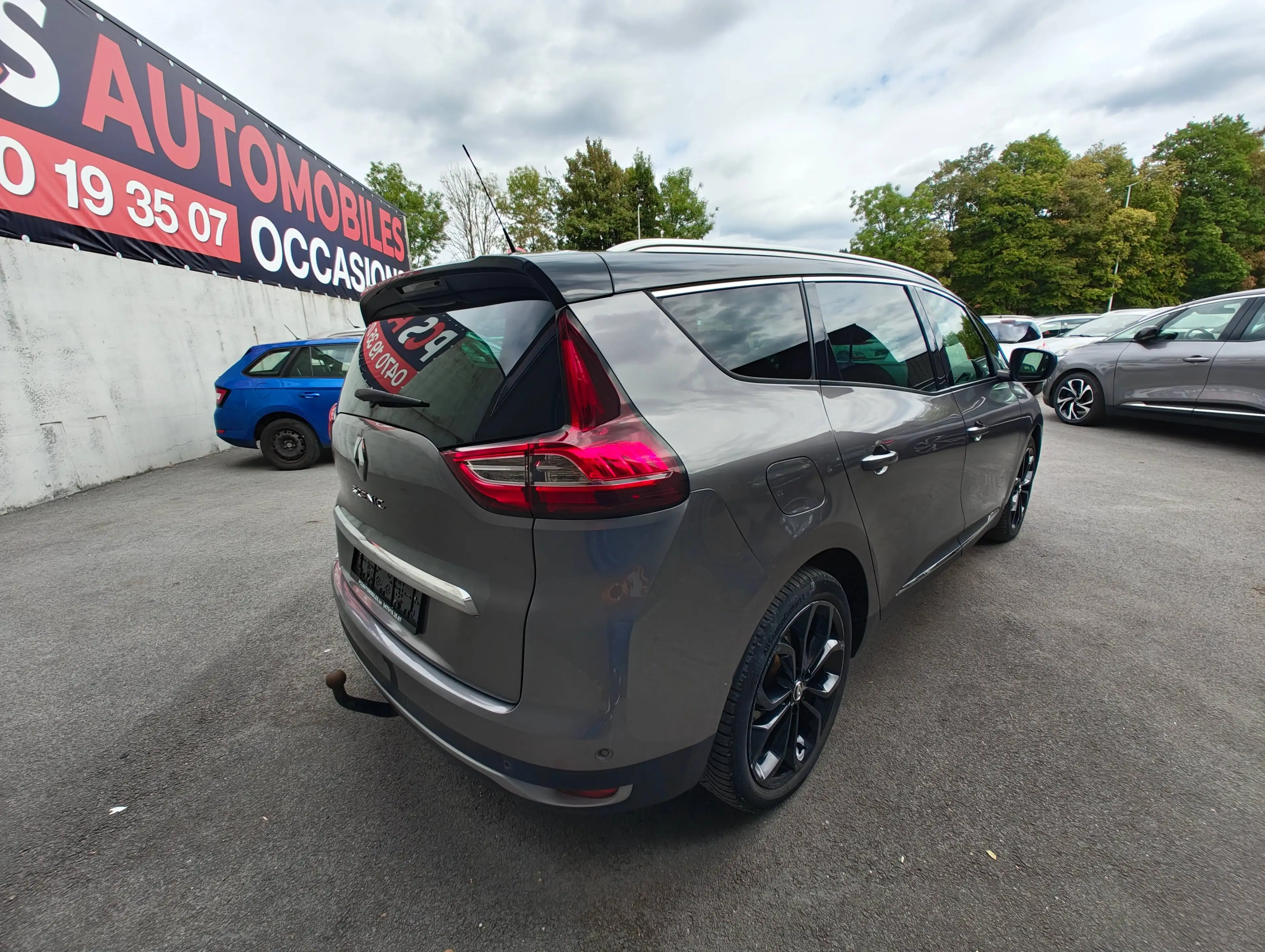 Renault Grand Scenic Grand Scénic 1.7 Blue dCi Black Edition *GPS*CLIM*SIEGES CHAUFFANT*BLUETOOTH*GARANTIE 12 MOIS — photo 6