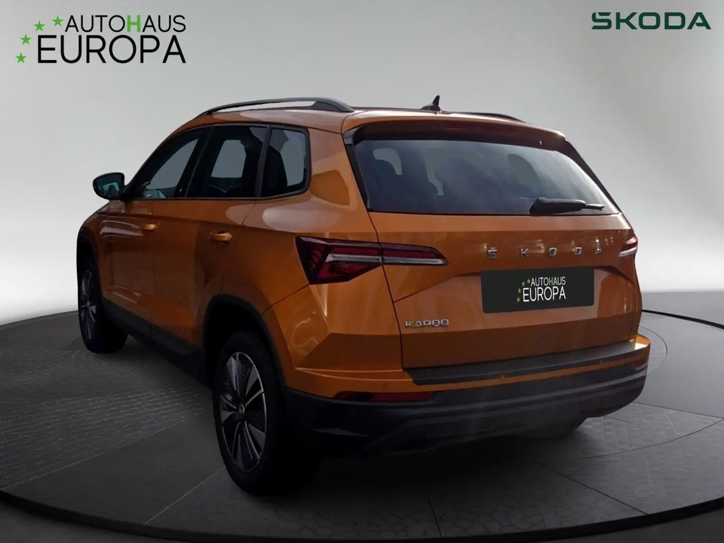 Skoda Karoq 1.0 TSI Tour Navi StandHZ Kam KlimaA eKlappe LHZ 4 Orange - 2