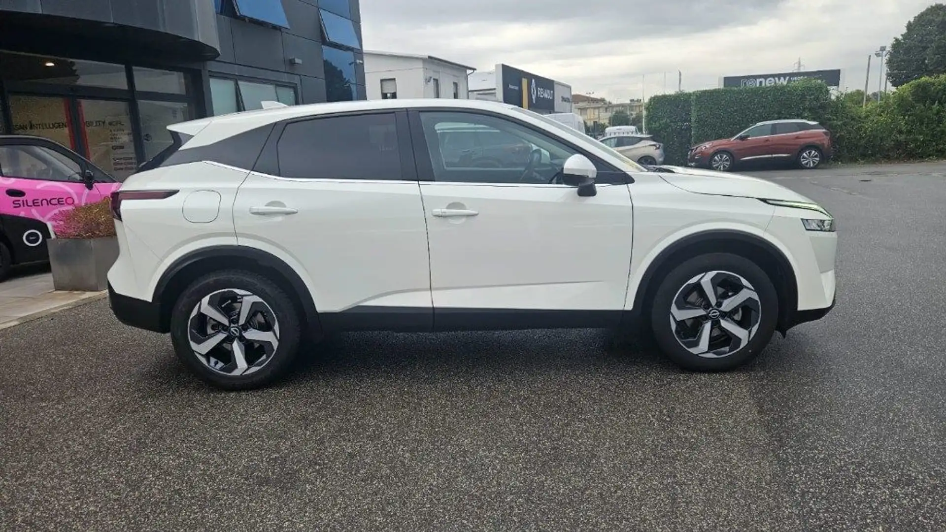 Nissan Qashqai MHEV 158 CV Xtronic N-Connecta AUTOCARRO Weiß - 2