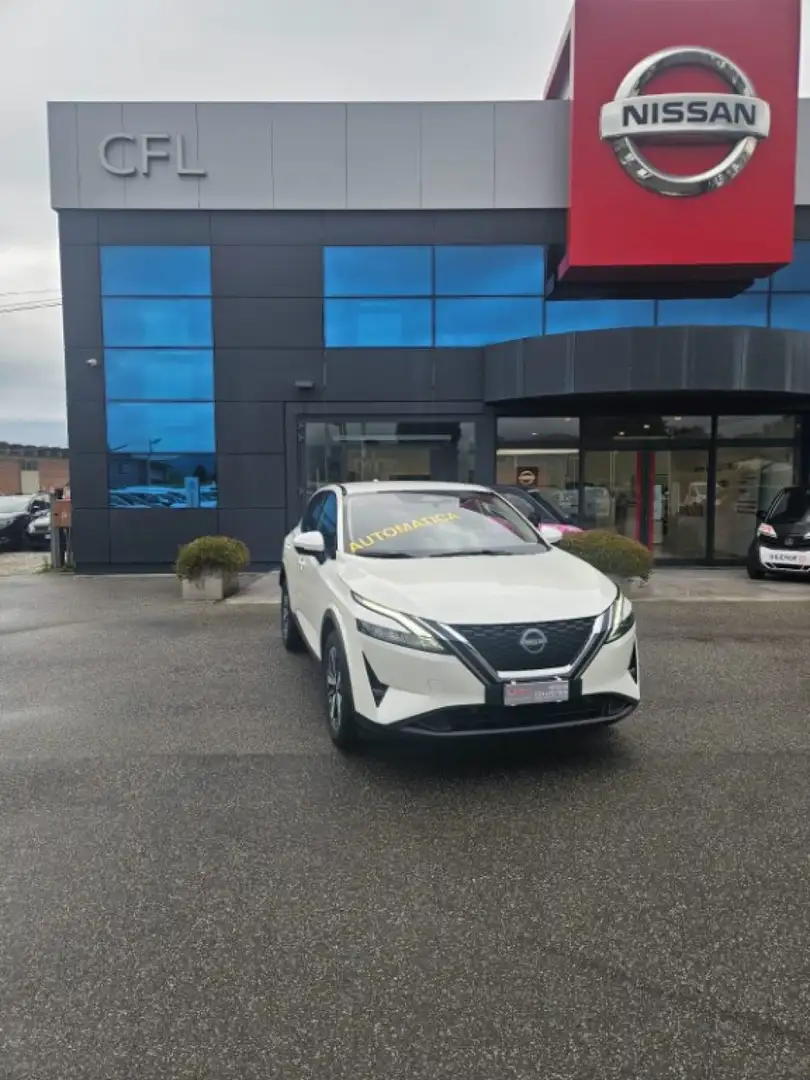 Nissan Qashqai MHEV 158 CV Xtronic N-Connecta AUTOCARRO Weiß - 1