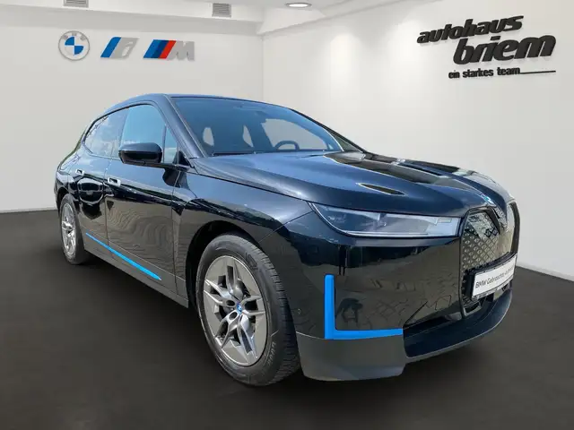 BMW Ix view 2