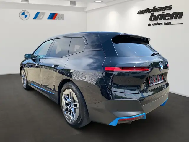 BMW Ix view 4