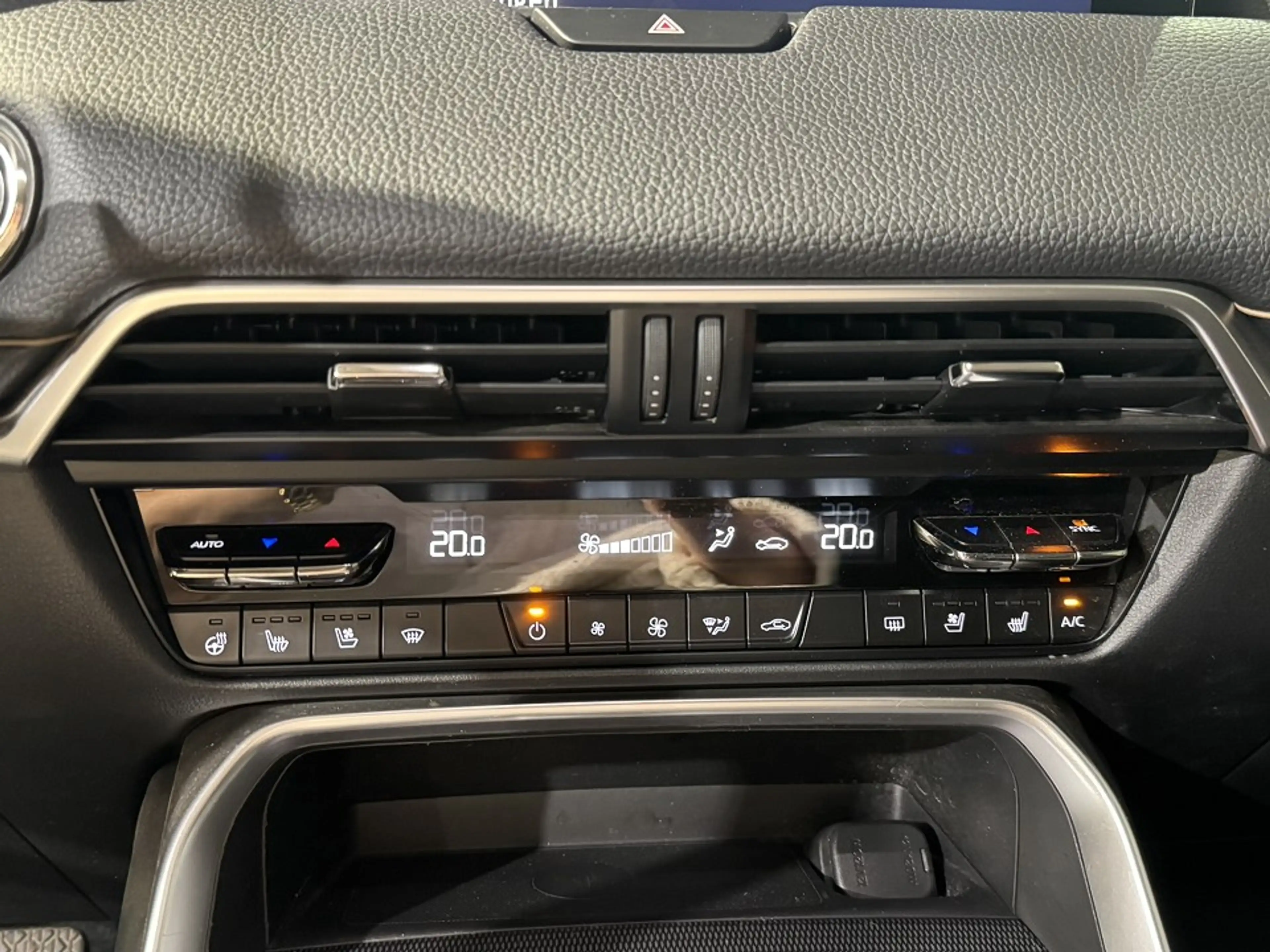 Mazda CX-60 PHEV HOMURA CON-P DRI-P COM-P AWD Homura Hybrid AW — photo 13