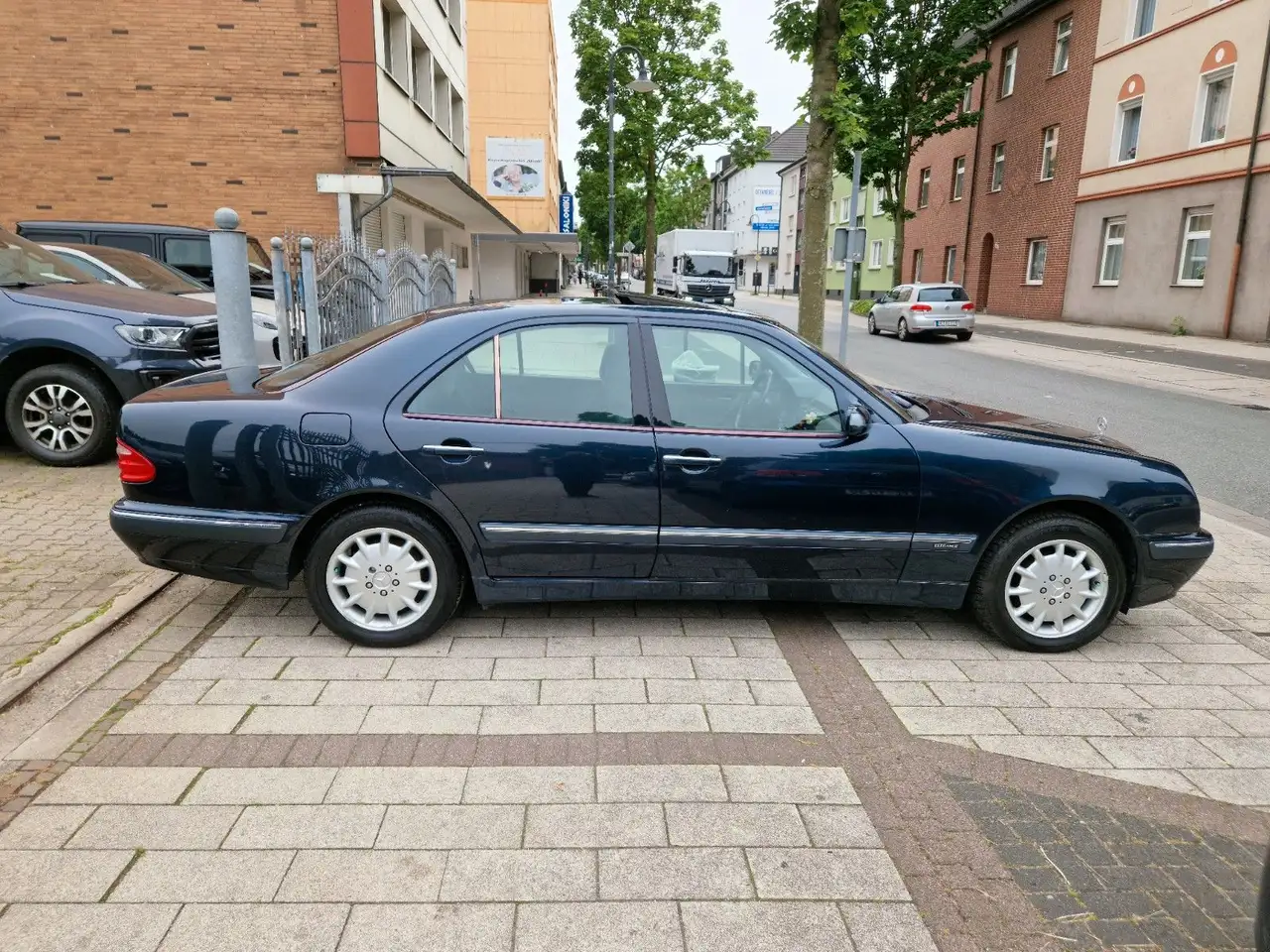 Mercedes-Benz E 280 ELEGANCE Automatik*2.HAND*LEDER*KLIMA*TEMP, foto 4
