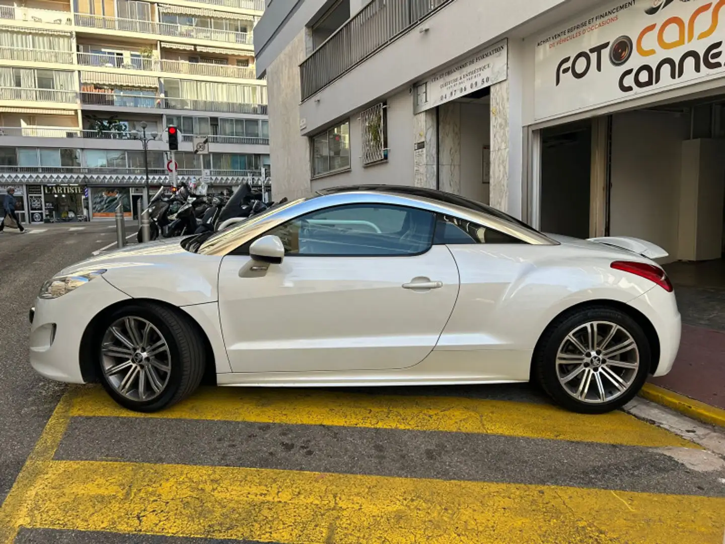 Peugeot RCZ 1.6 THP 16V 156CH Alb - 2