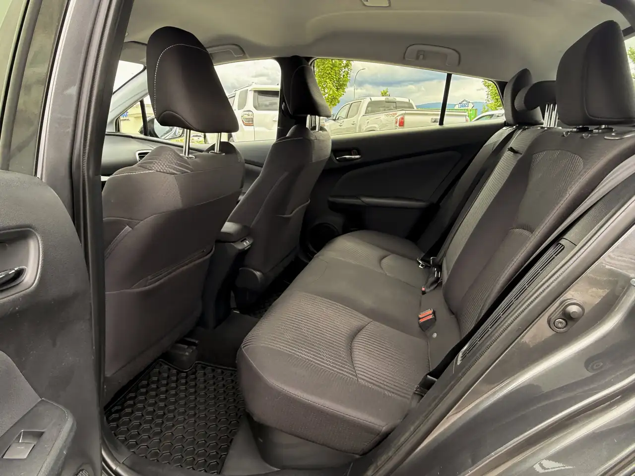 Toyota Prius Prime снимка Toyota Prius Prime