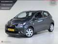 Toyota Aygo 1.0 VVT-i x-play | Bluetooth | Camera | Airco | Grijs - thumbnail 1