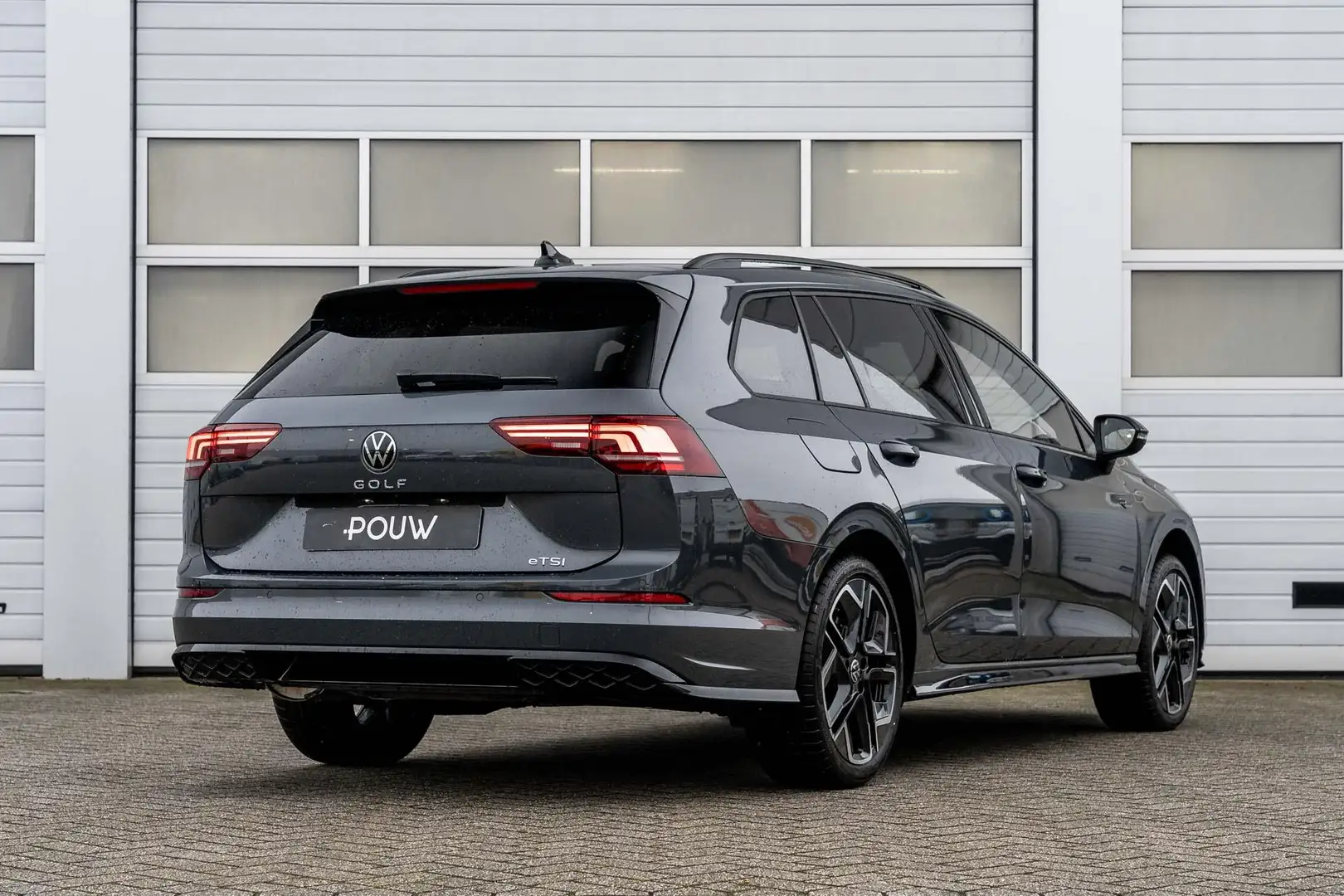 Volkswagen Golf Variant 1.5 eTSI 116pk DSG R-Line Edition | Navigatie | Ca Grijs - 2