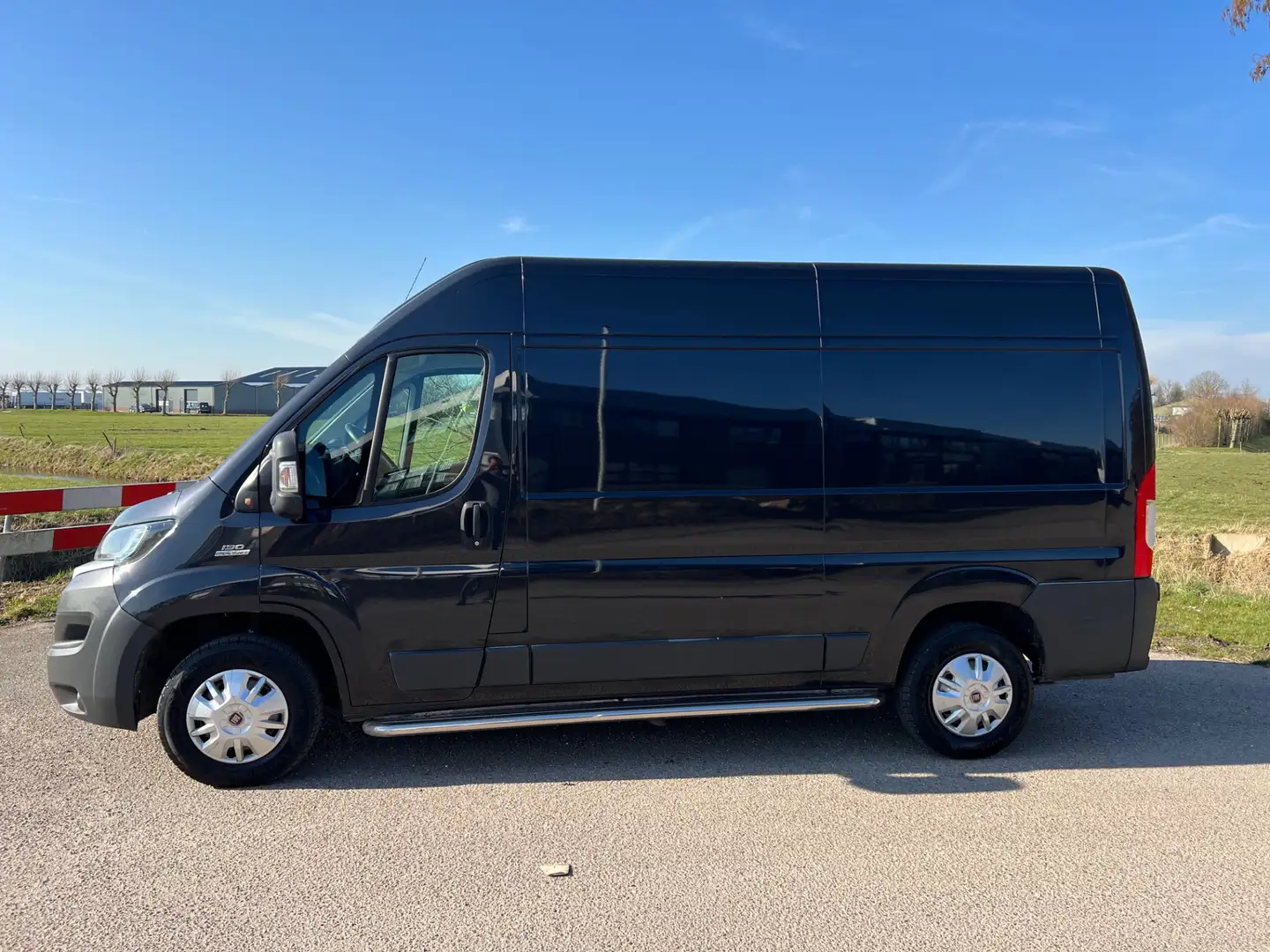 Fiat Ducato 30 2.3 MultiJet L2H2 AIRCO / CAMERA / MARGE Zwart - 2