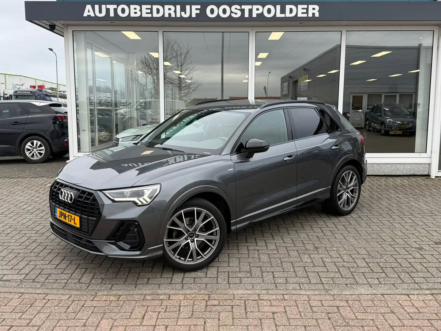 Audi Q3 35 TFSI S edition Grijs - 1
