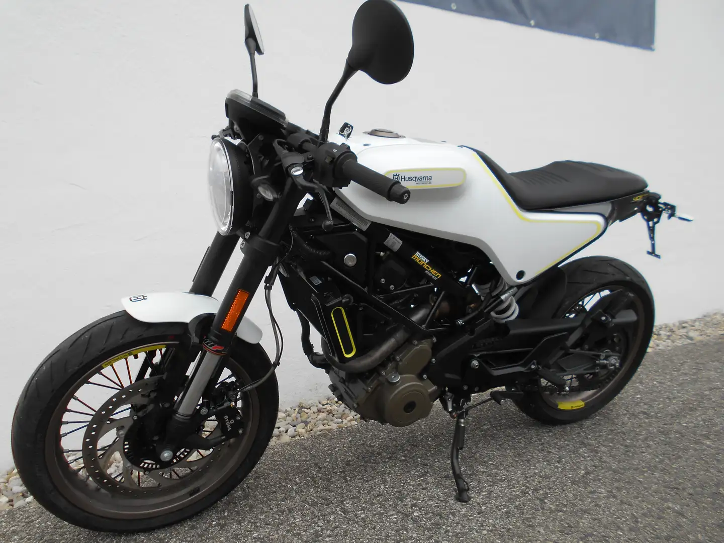 Husqvarna Vitpilen 401 "sehr leicht" Білий - 2
