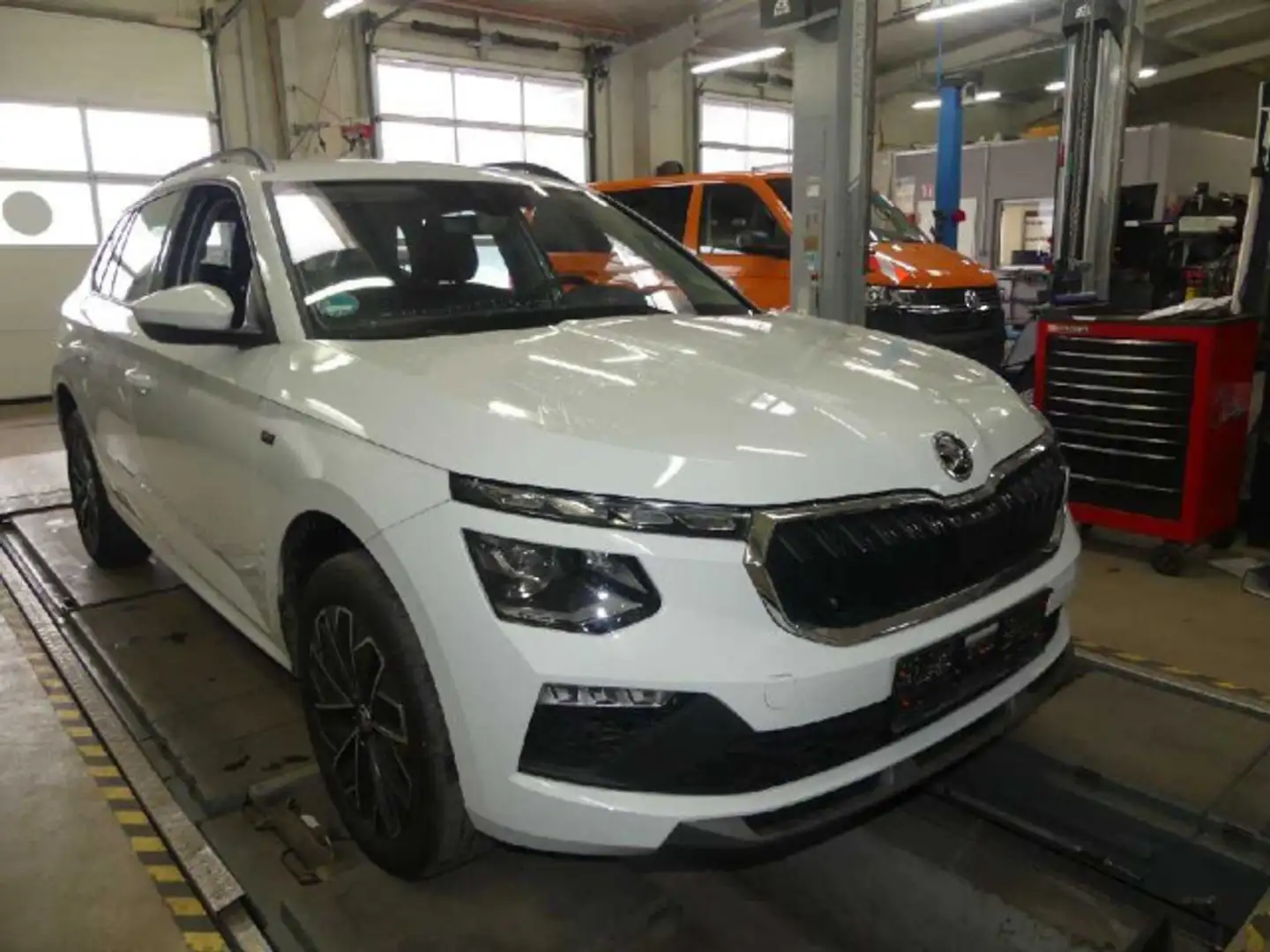 Skoda Kamiq 1.0 TSI NAVI SHZ MATRIX-LED RFK Weiß - 2