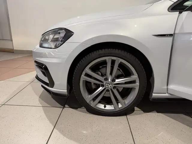 Volkswagen Golf view 14