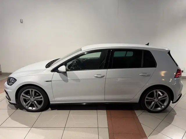 Volkswagen Golf view 2