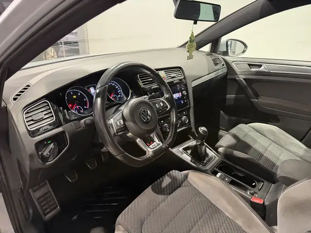 Volkswagen Golf view 7