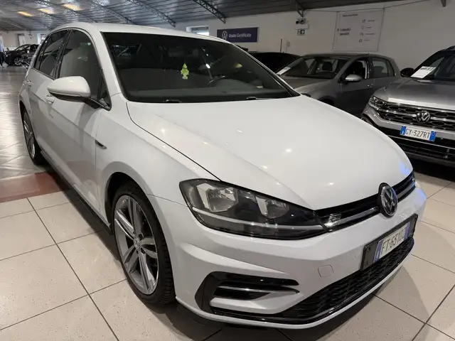 Volkswagen Golf view 5