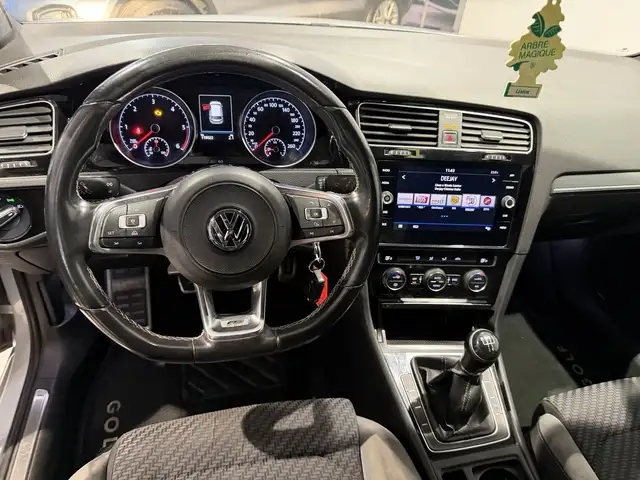 Volkswagen Golf view 11