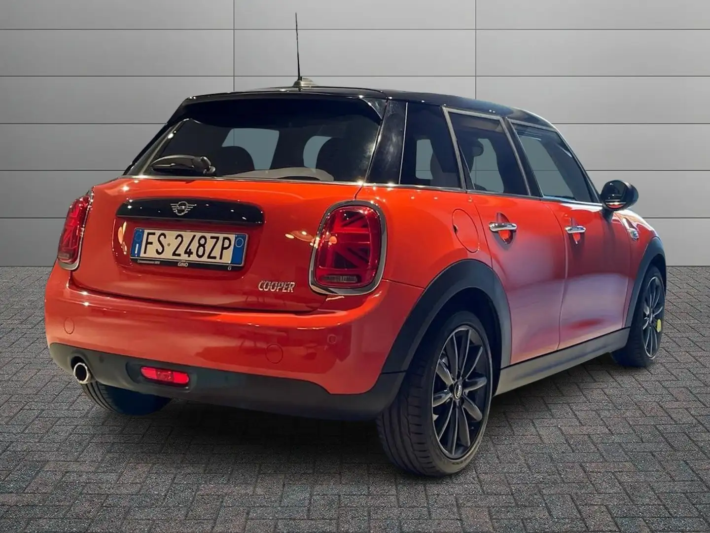 MINI Cooper Orange - 2