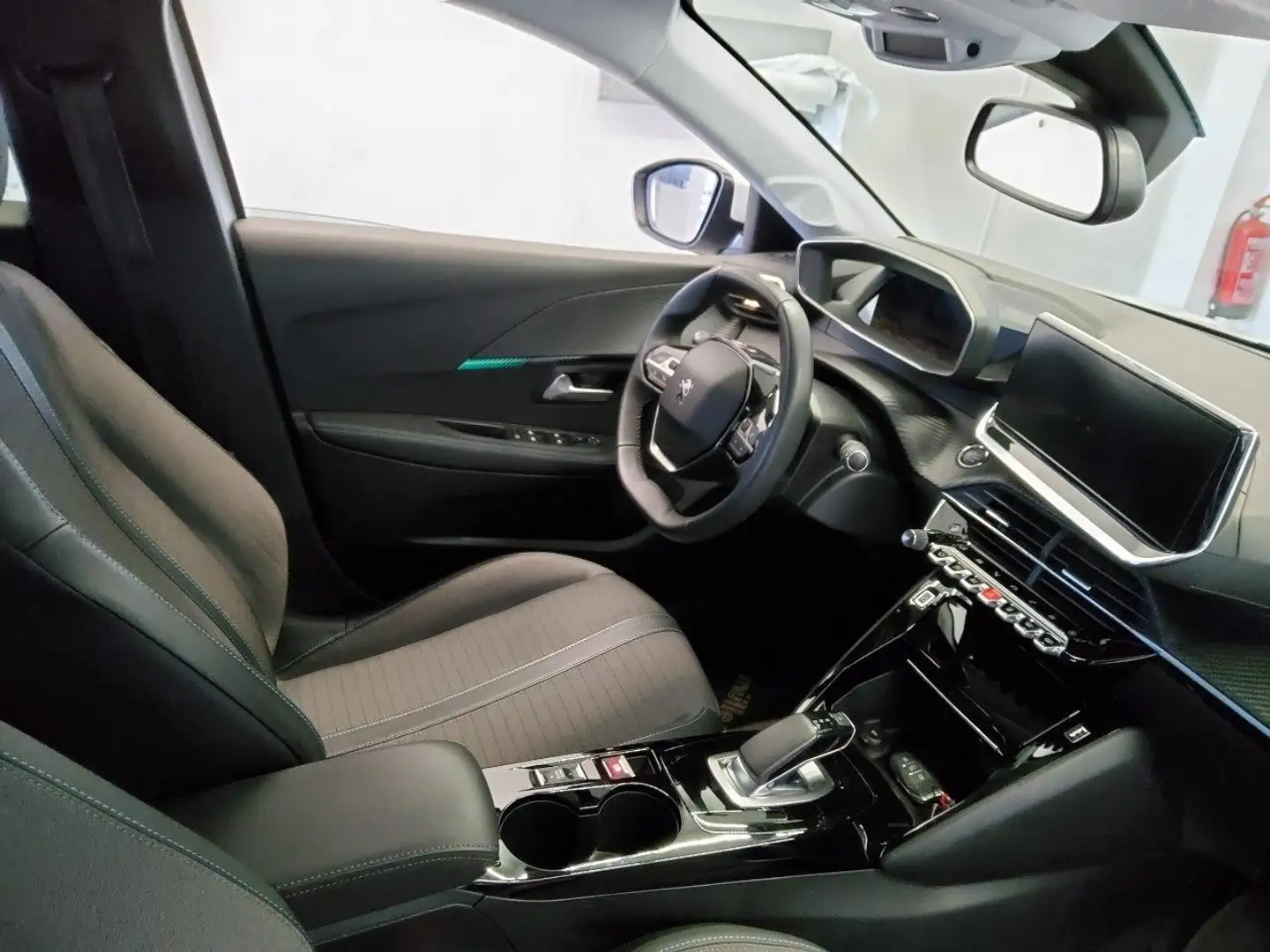 Peugeot 208 e- Allure Pack Білий - 2
