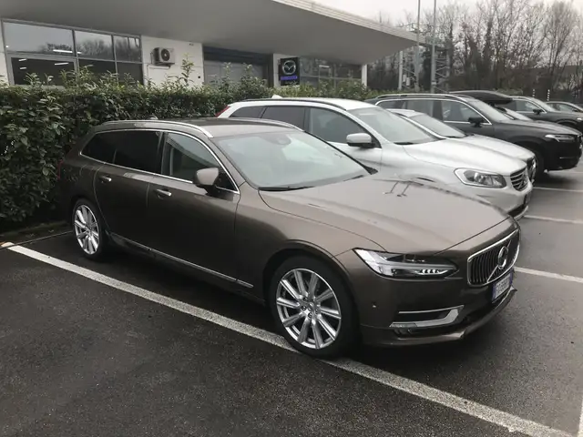 Volvo V90