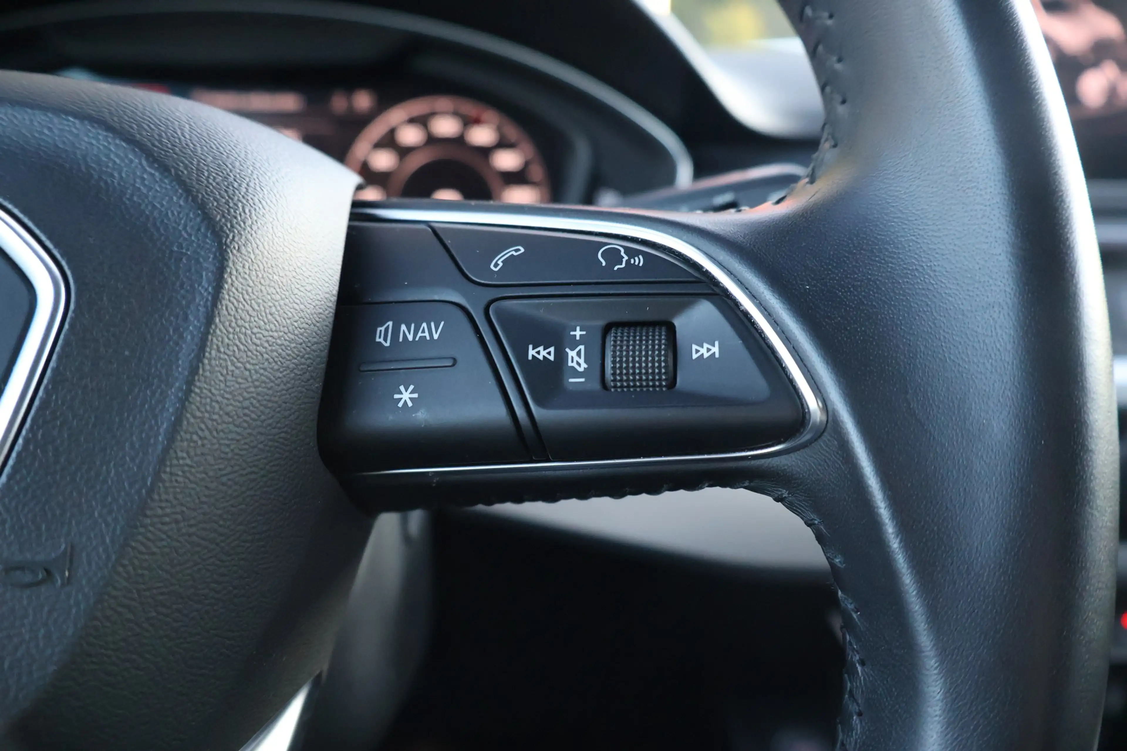 Audi A4 allroad 2.0 TDI quattro Digitales Cockpit LED — photo 22