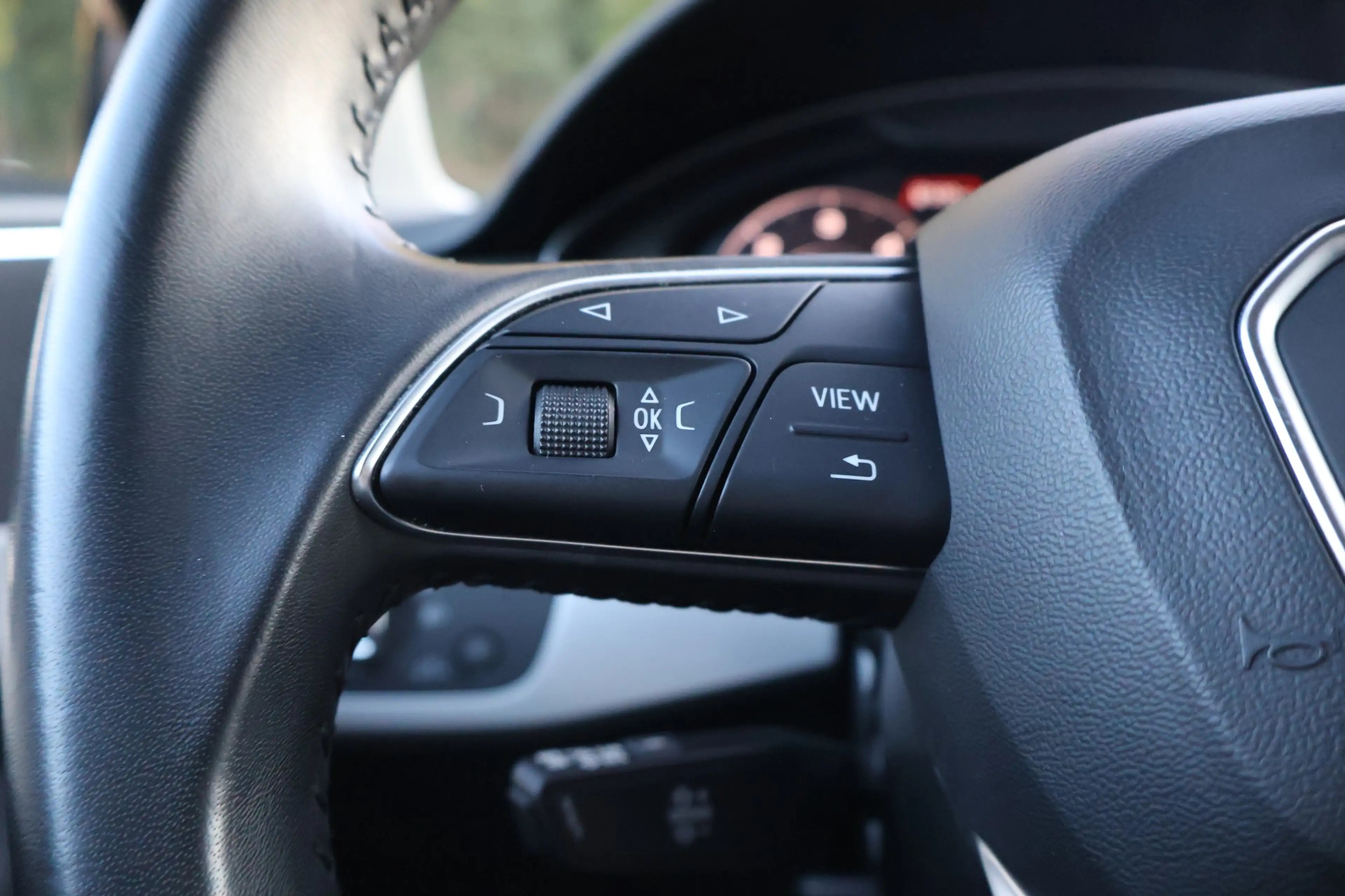 Audi A4 allroad 2.0 TDI quattro Digitales Cockpit LED — photo 21
