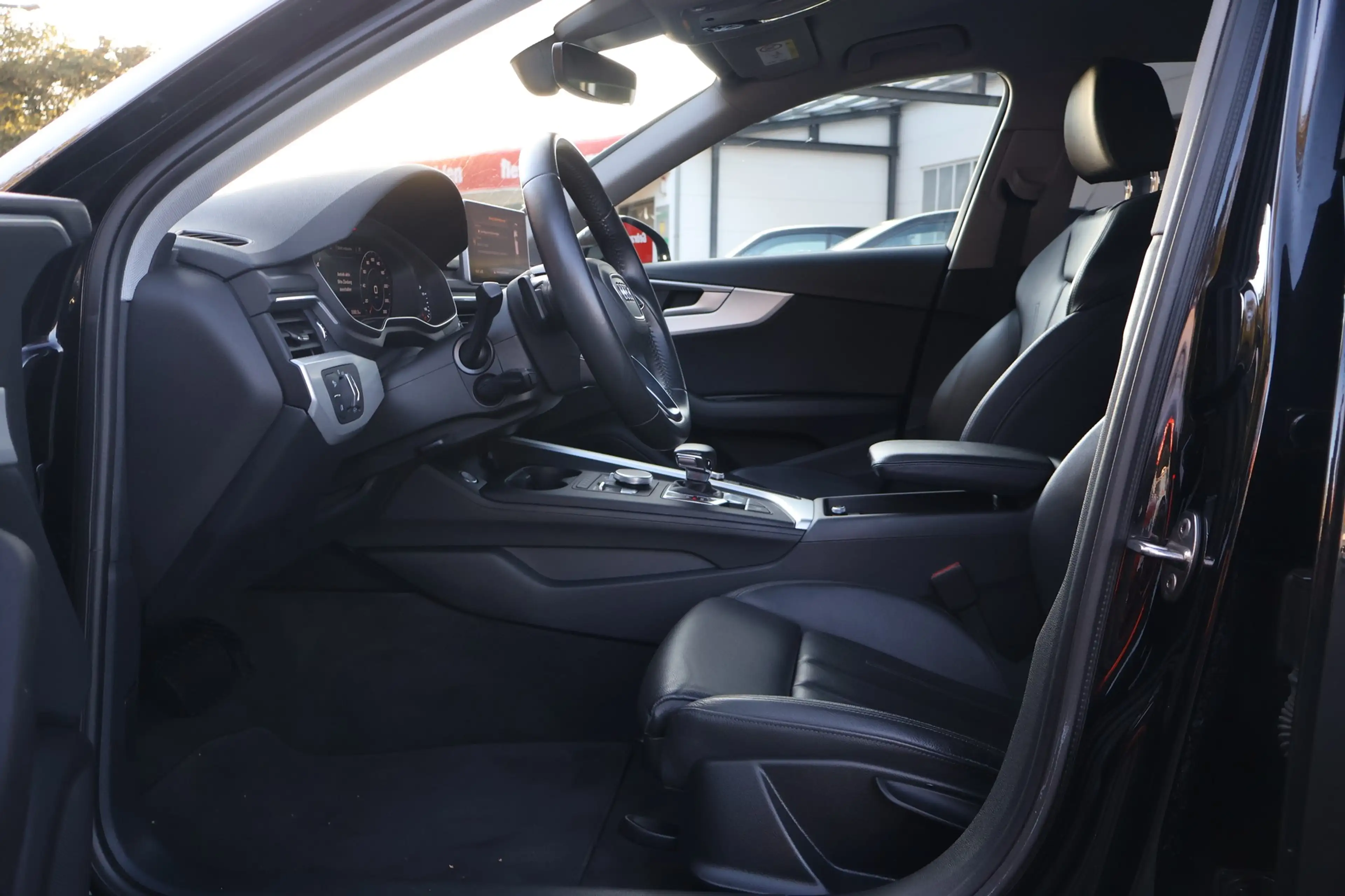 Audi A4 allroad 2.0 TDI quattro Digitales Cockpit LED — photo 28